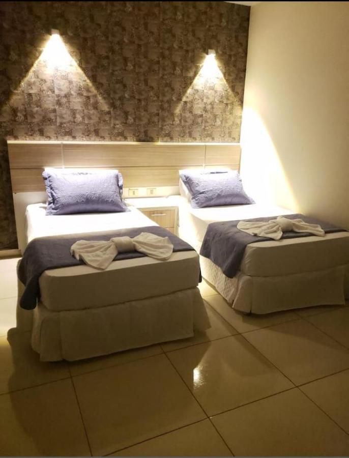 Hotel Llamosas Ciudad del Este Bagian luar foto